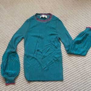 Diane Von Furstenberg sweater
Size S